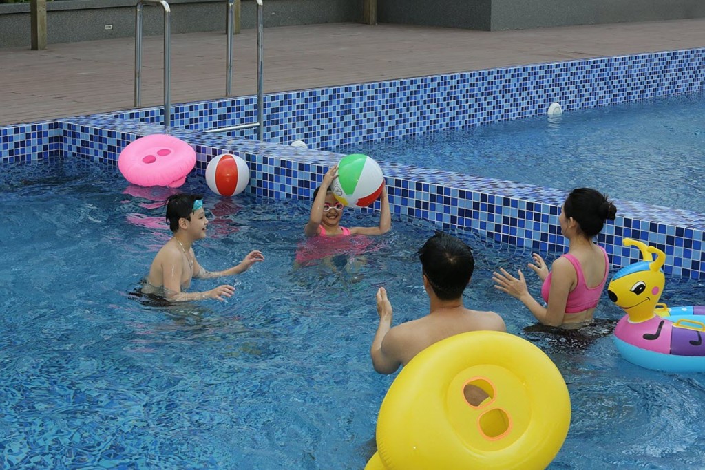 New City - swimming pool