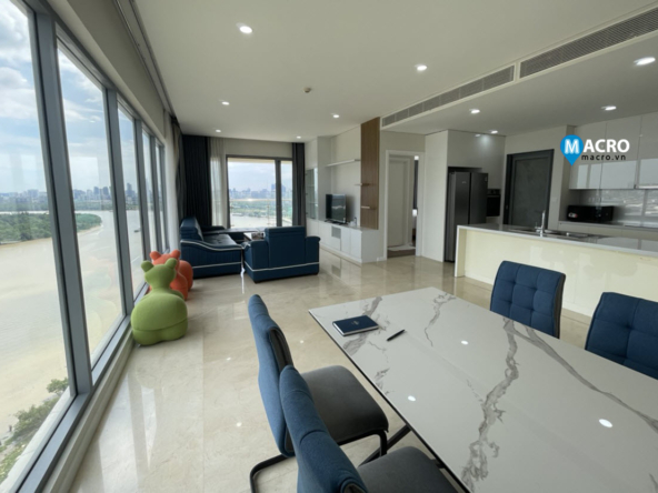 living room face to Saifon river