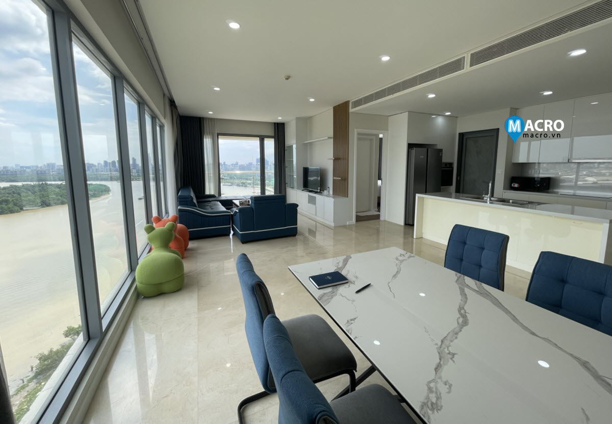 living room face to Saifon river