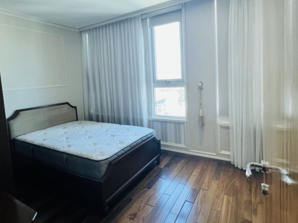 Léman Luxury 3-bed apartment for rent with high-end furniture
