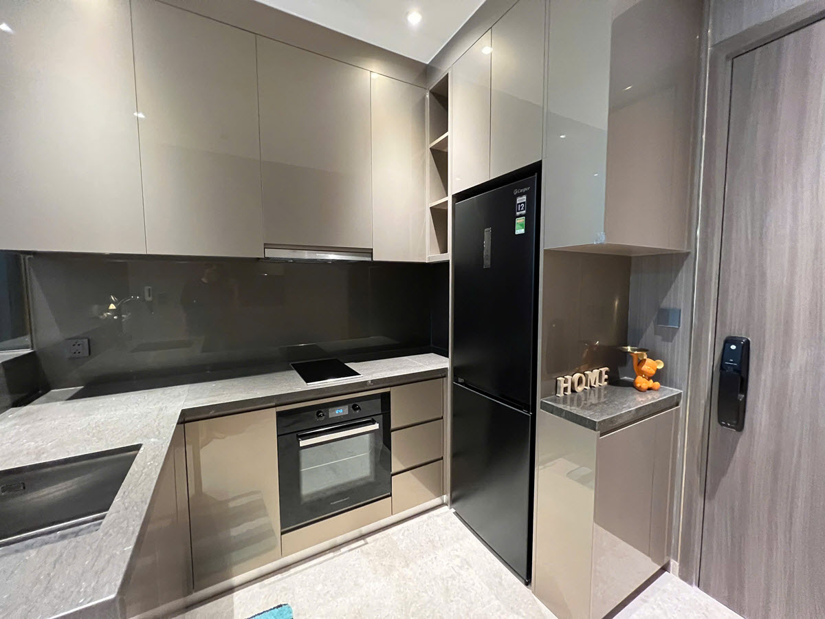 The Marq 1BR + study room for rent in Dist 1 HCMC with luxury furniture