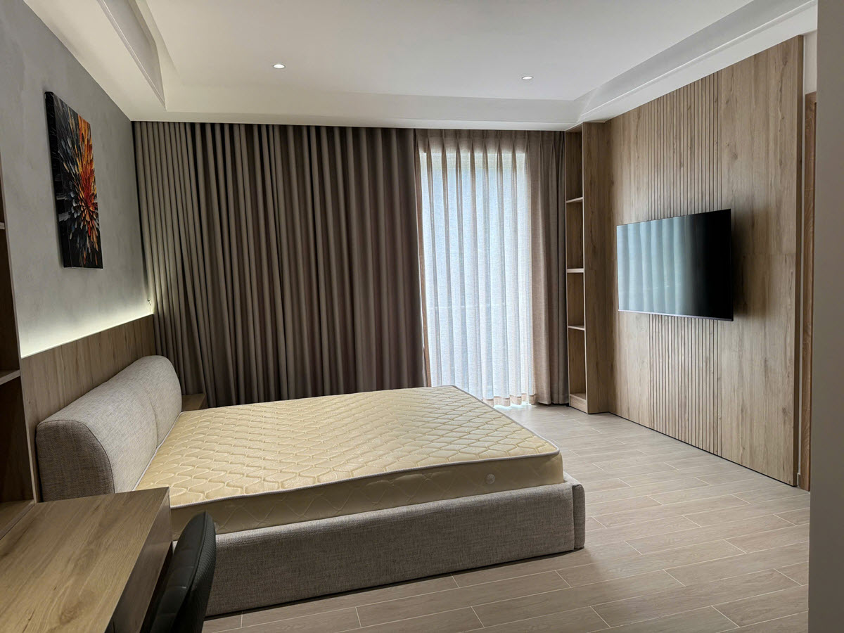 Cho thuê biệt thự Palm Residence Q2 2.3 Semi-detached villa for rent in the Palm Residence compound with modern & luxury furnished