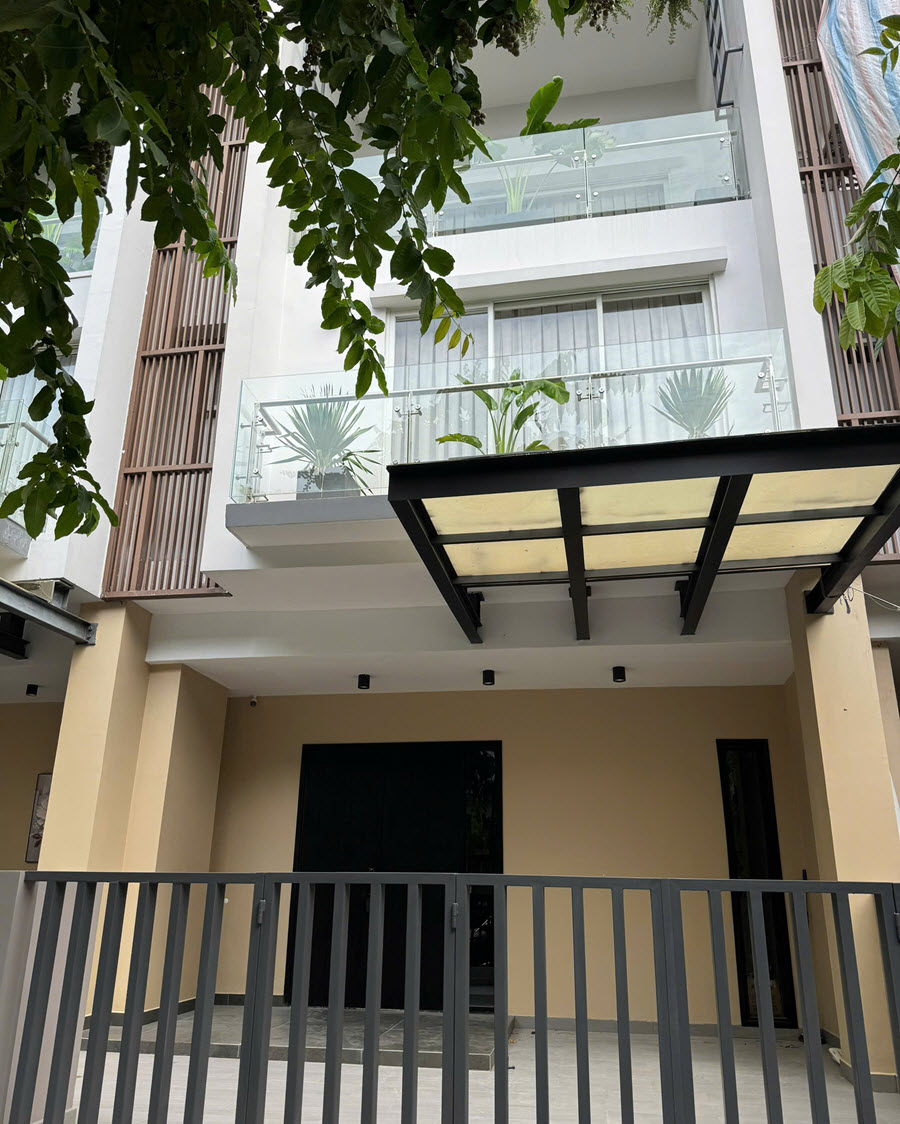 Cho thuê biệt thự Palm Residence Q2 4. Semi-detached villa for rent in the Palm Residence compound with modern & luxury furnished
