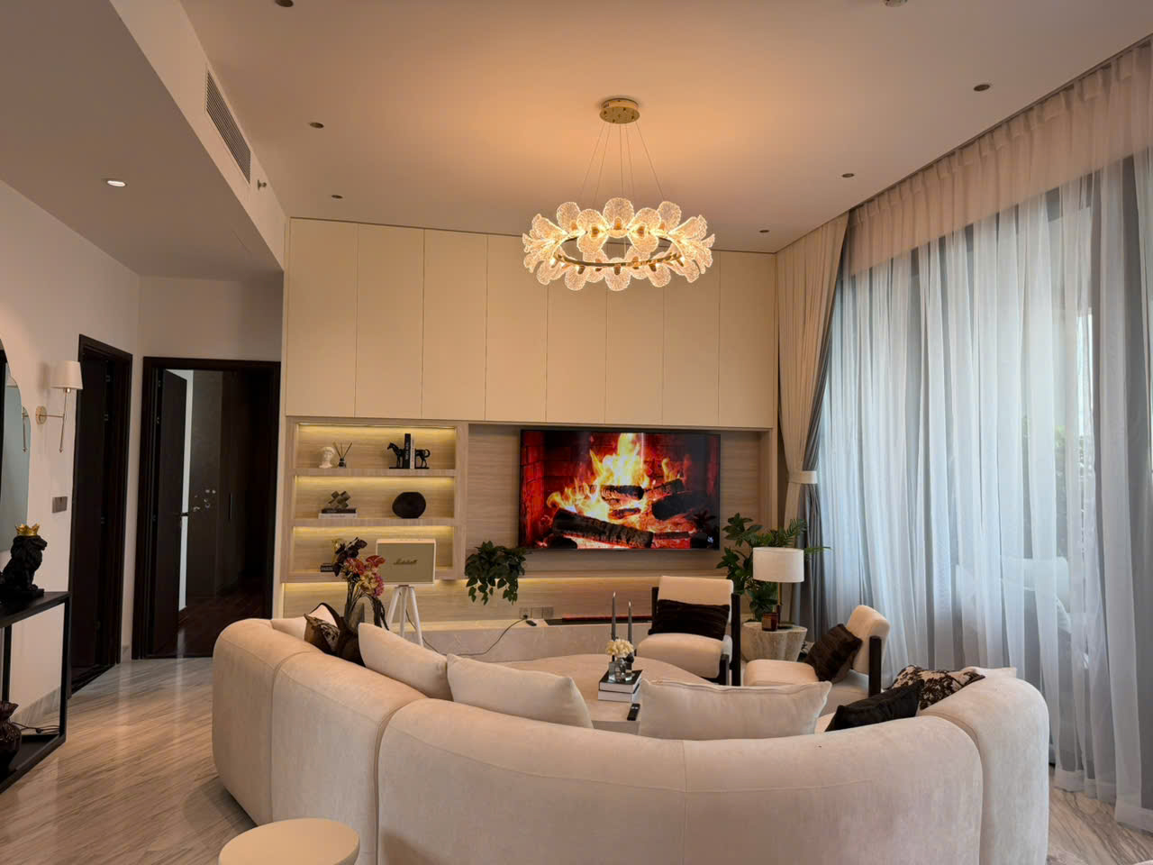 Luxury 4-bedroom apartment for rent with a private pool and private lift at the DEFINE project