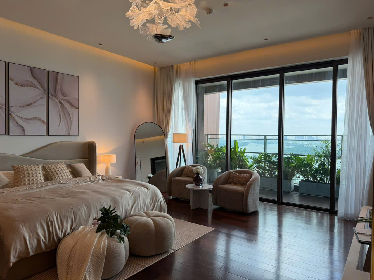 Luxury 4-bedroom apartment for rent with a private pool and private lift at the DEFINE project