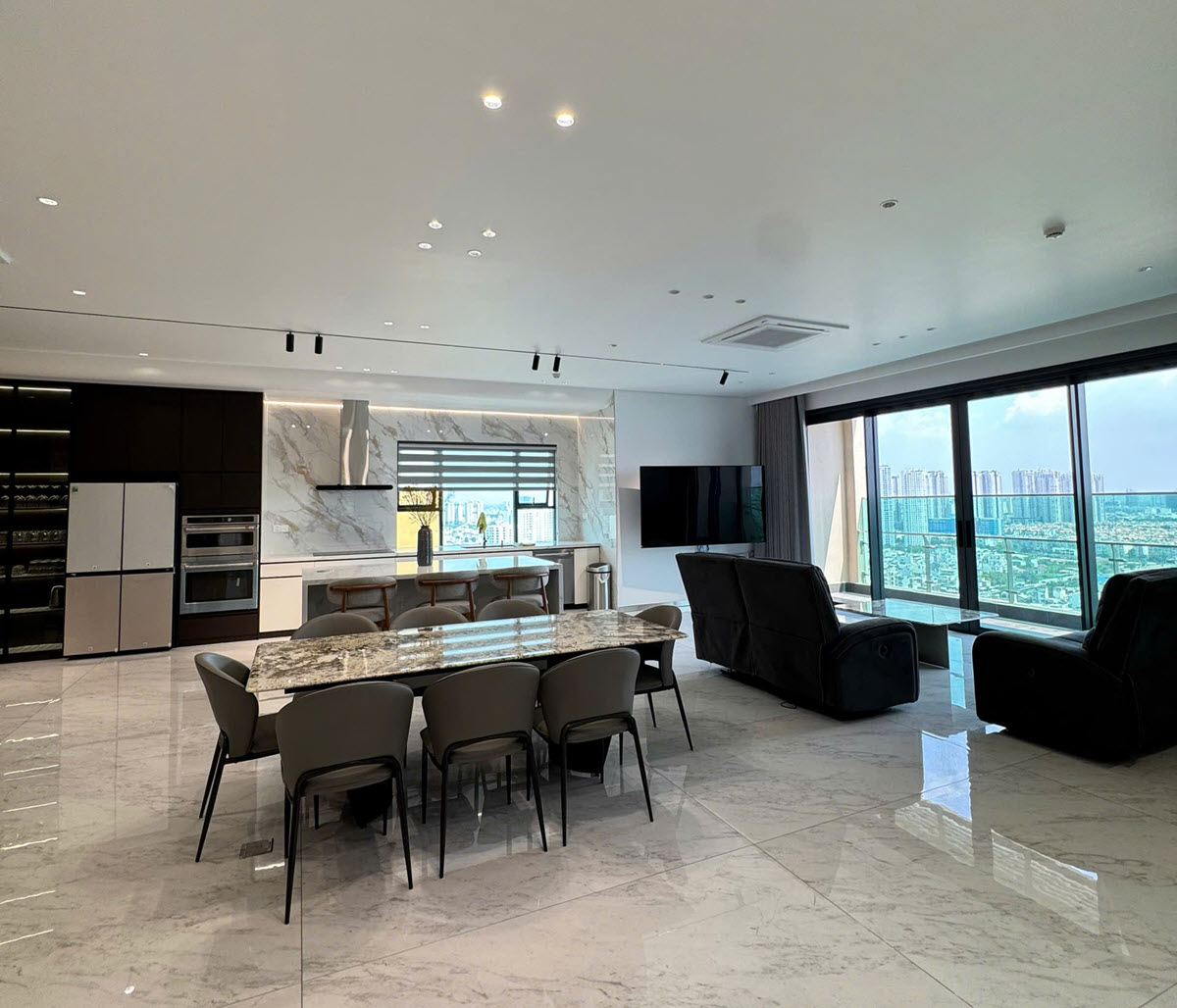 450m² fully high-end furnished penthouse for rent at De La Sol, District