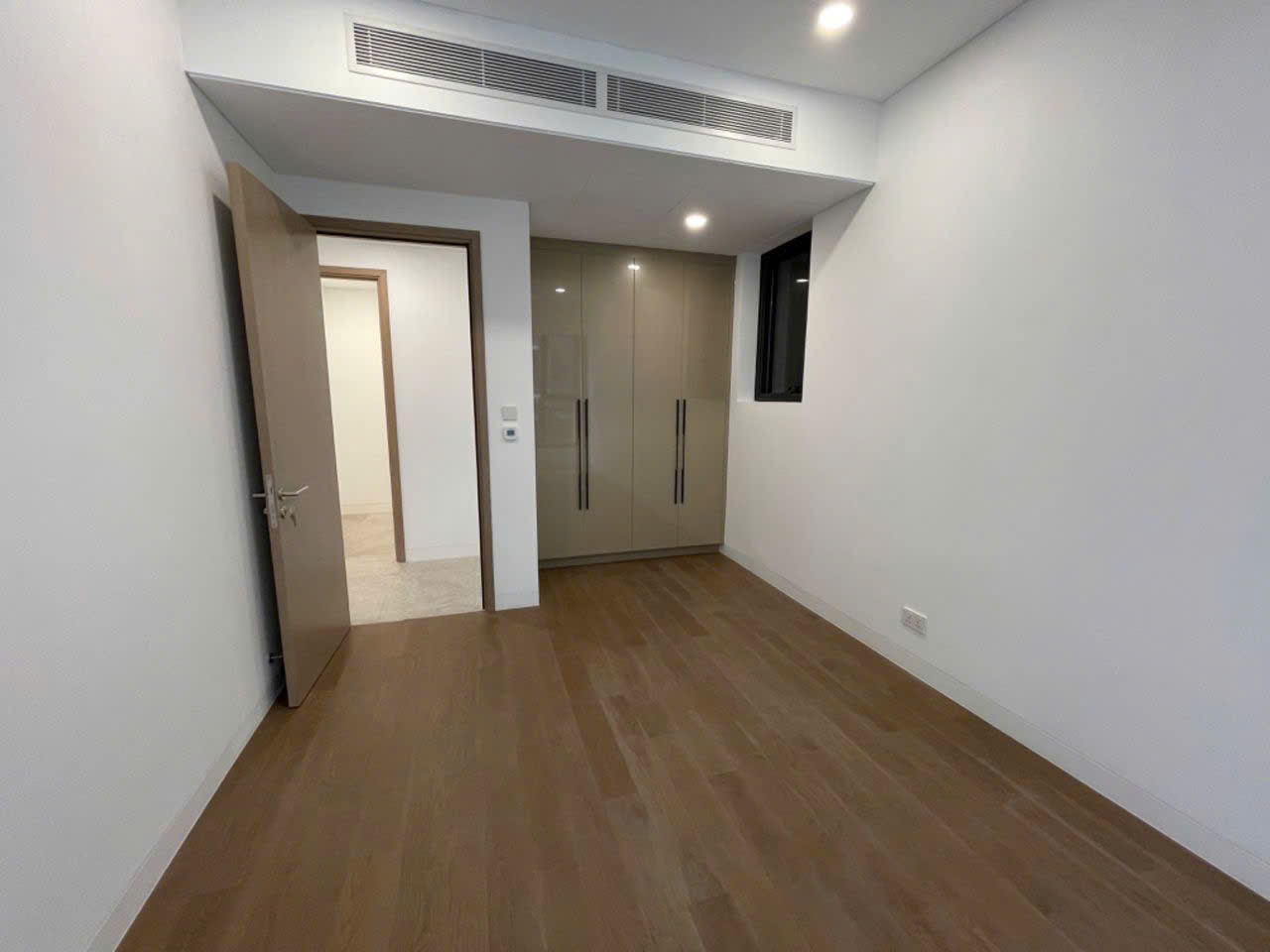 The River Thu Thiem 4BR apartment for rent with basic furniture, nice view