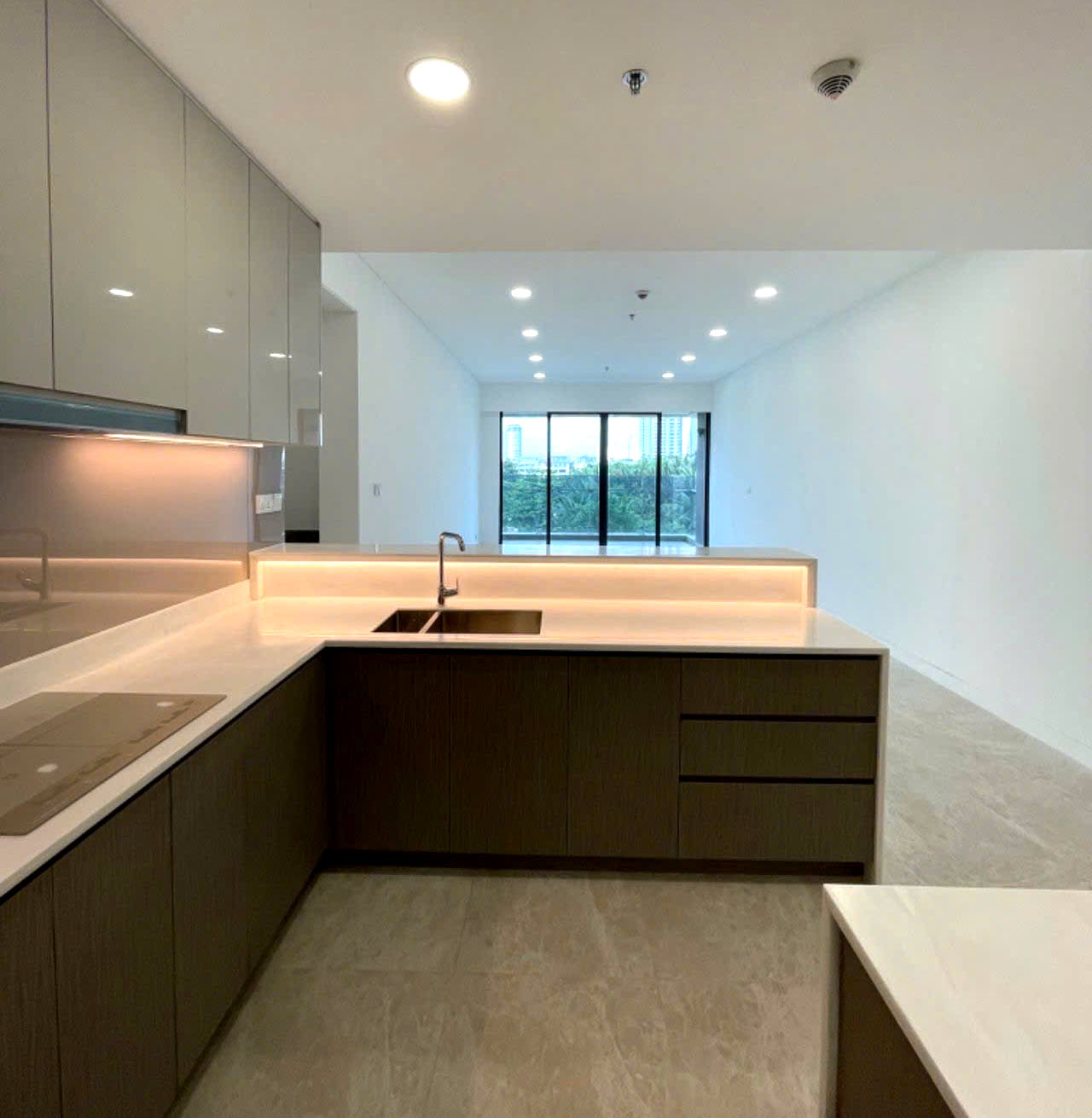 The River Thu Thiem 4BR apartment for rent with basic furniture, nice view