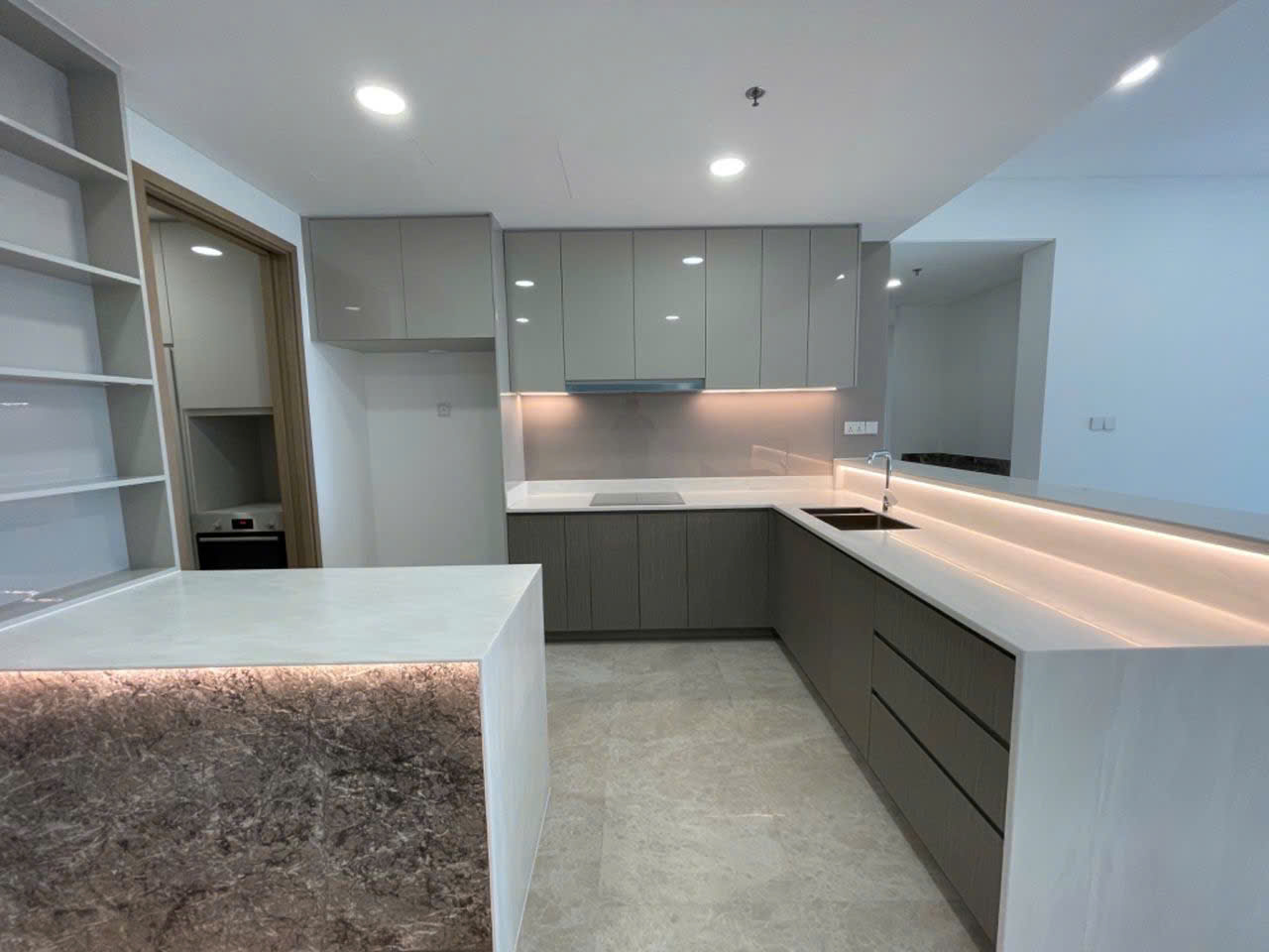 The River Thu Thiem 4BR apartment for rent with basic furniture, nice view