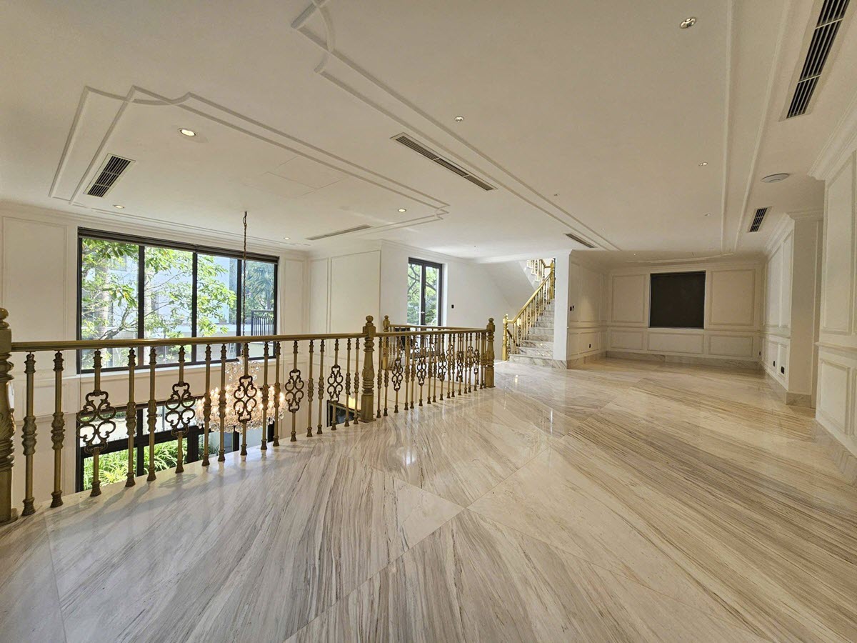 Compound villa for rent with pool, garden & hi-end furnished at Riviera An Phu