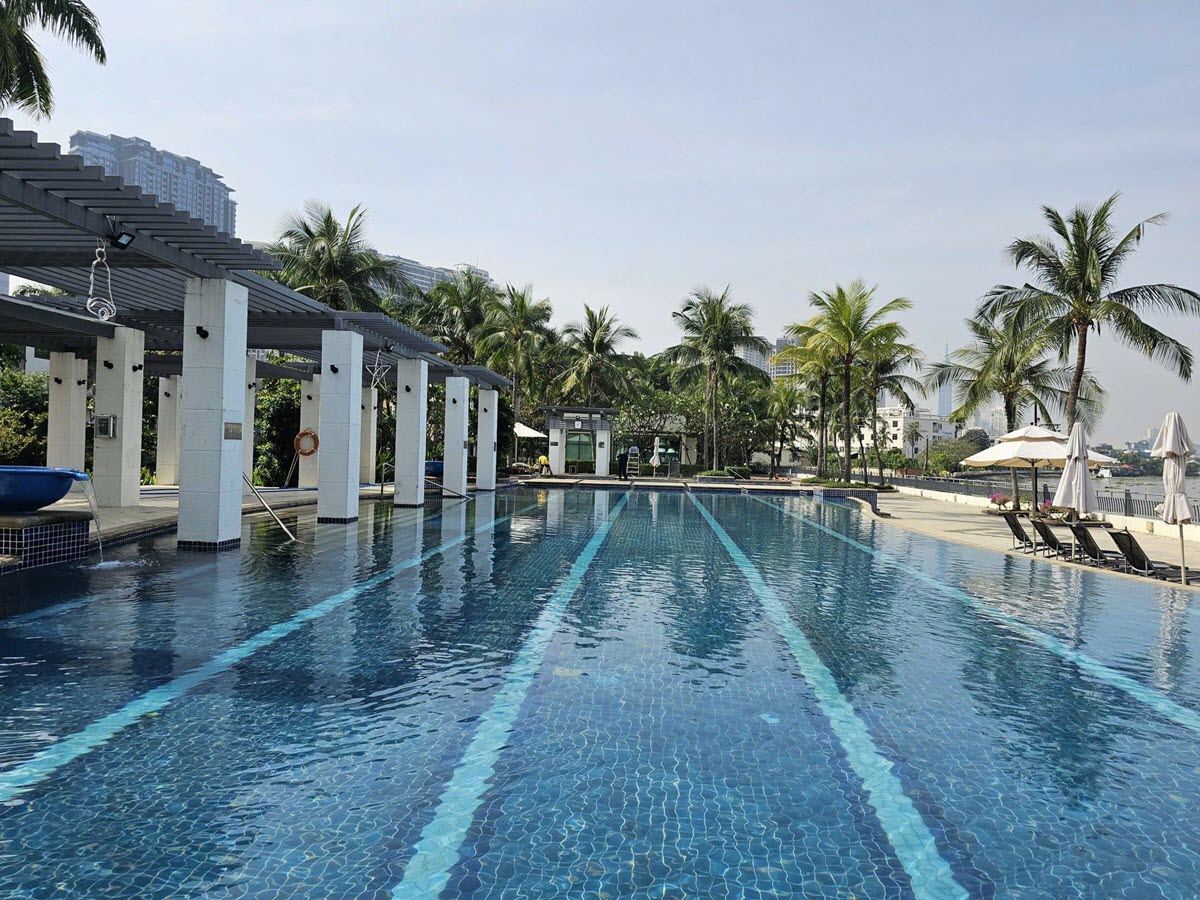 Compound villa for rent with pool, garden & hi-end furnished at Riviera An Phu