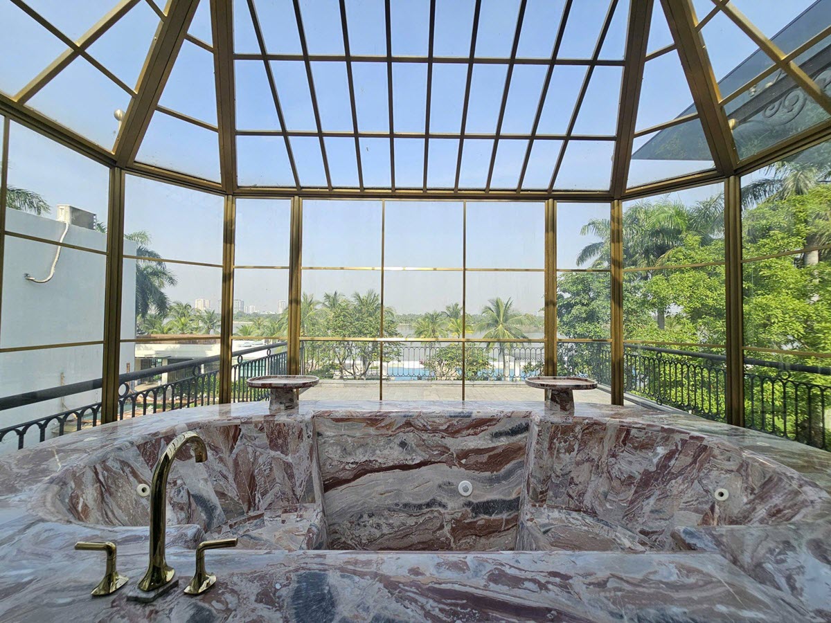 Compound villa for rent with pool, garden & hi-end furnished at Riviera An Phu